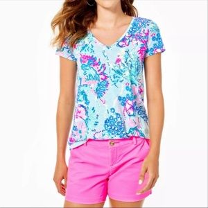 Lilly Pulitzer Etta V-Neck Short Sleeve Tee NWT XXL.  Multi Beach Ya To It.